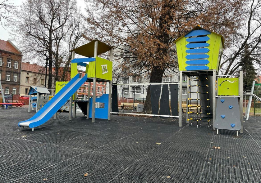 Publiczny plac zabaw wykonany w ramach Budżetu Obywatelskiego 2021